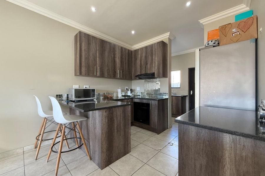 3 Bedroom Property for Sale in Parklands North Western Cape